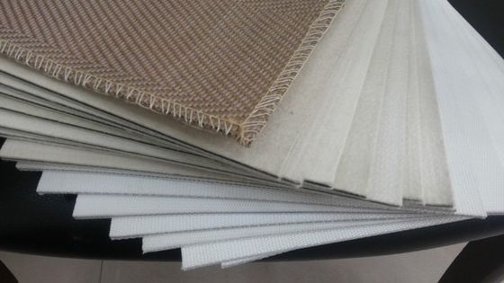 Μόνωση Λαμανισμένη Pad Λαμανισμένη κάρτα PVC με στρώματα μαλλί και μαύρο καουτσούκ πυριτίου