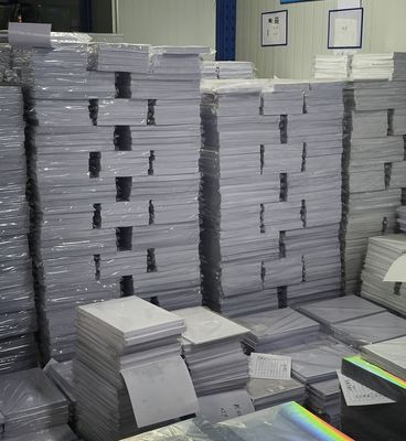 Λευκό έντυπο φύλλο PVC με ισχυρή αντοχή στην απολέπιση για εικόνες υψηλής ανάλυσης και προσαρμοσμένα μεγέθη