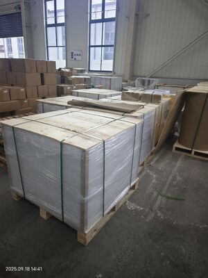 0.12-0.76mm πάχος Ματ και από τις δύο πλευρές φύλλο πυρήνα PVC με 77 + 2 ° C σημείο Vicat για Offset και εκτύπωση με μεταξένια οθόνη