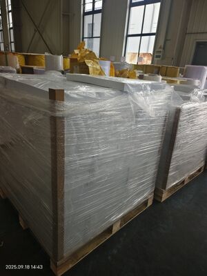 0.12-0.76mm πάχος Ματ και από τις δύο πλευρές φύλλο πυρήνα PVC με 77 + 2 ° C σημείο Vicat για Offset και εκτύπωση με μεταξένια οθόνη