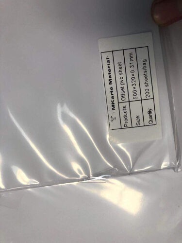 Προσαρμοσμένο μέγεθος 0.3mm λευκό φύλλο PVC εκτυπώσιμο με inkjet με ισχυρή αντοχή ξεφλουδίσματος για παραγωγή έξυπνων καρτών